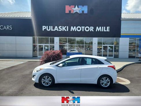 Used 2014 Hyundai Elantra GT FWD image 1