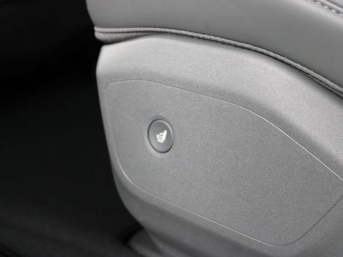 Used 2025 Kia EV9 Light Long Range image 34