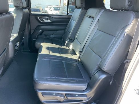 Used 2024 Chevrolet Suburban LT AWD/4WD image 7