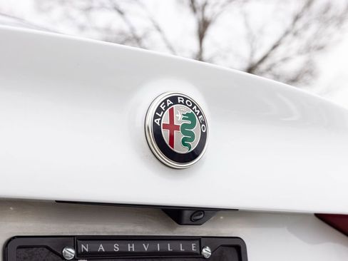 Used 2023 Alfa Romeo Giulia Veloce image 57