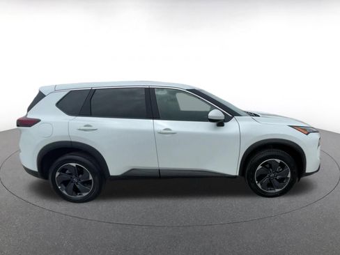 Used 2025 Nissan Rogue SV image 16
