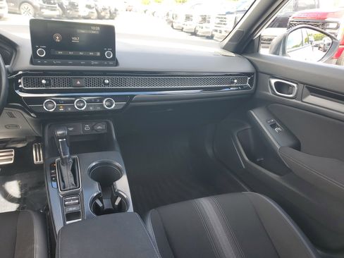 Used 2023 Honda Civic Sport image 16