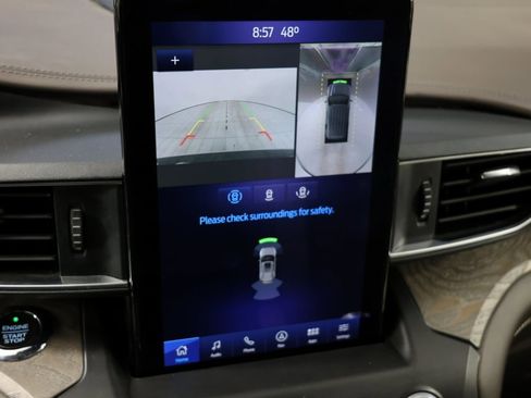 Used 2020 Ford Explorer Platinum w/ Premium Technology Package image 7