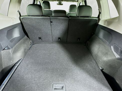 Used 2024 Volkswagen Tiguan SE image 27