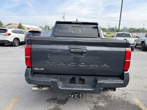 Used 2024 Toyota Tacoma SR5 AWD/4WD image 6