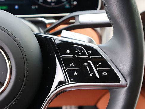 Certified 2025 Mercedes-Benz S 580e 4MATIC Sedan image 31