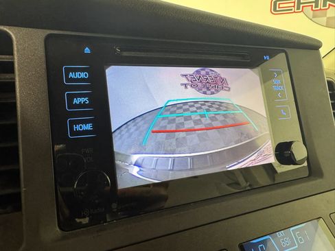 Used 2015 Toyota Sienna LE image 17