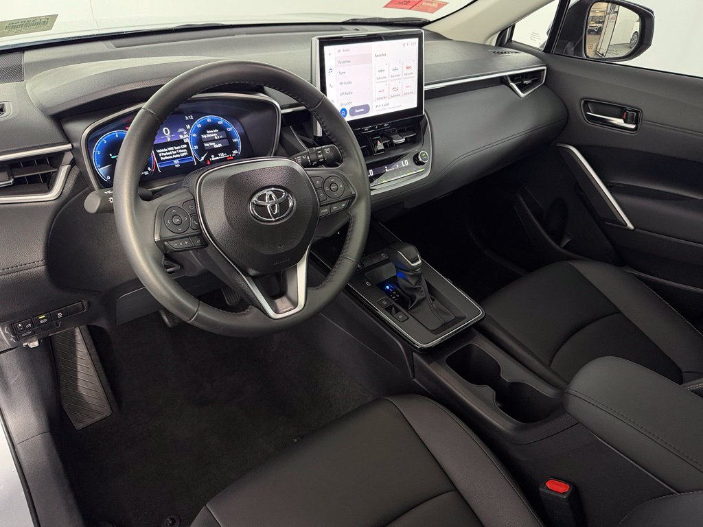 Used 2026 Toyota Corolla Cross XLE w/ Convenience Package FWD image 12
