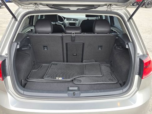 Used 2015 Volkswagen Golf TDI S image 10