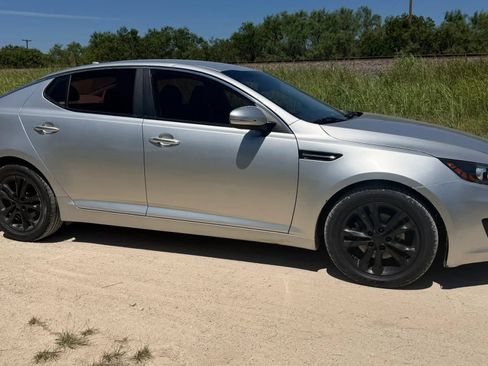 Used 2013 Kia Optima LX FWD image 4
