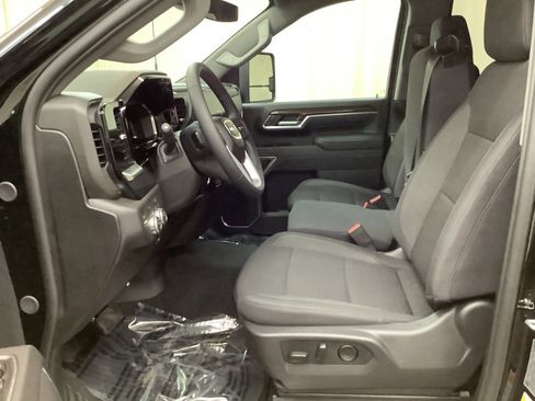 New 2026 GMC Sierra 2500 SLE w/ Preferred Package image 18