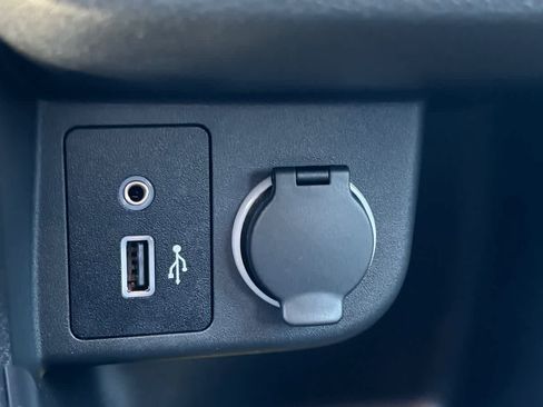 Used 2025 Nissan Kicks Play S image 22