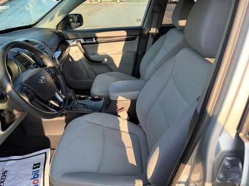 Used 2011 Kia Sorento LX AWD/4WD image 23