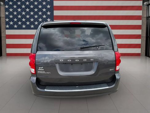 Used 2020 Dodge Grand Caravan SXT FWD image 6