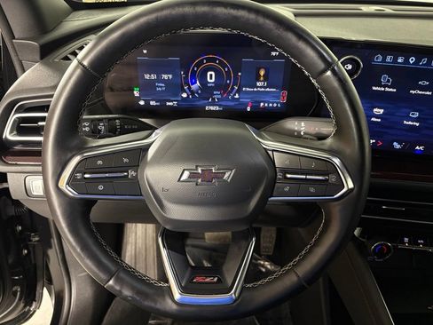 Used 2025 Chevrolet Traverse Z71 AWD/4WD image 19