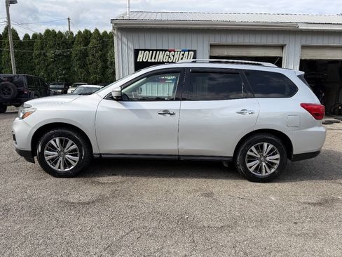 Used 2018 Nissan Pathfinder SL AWD/4WD image 7