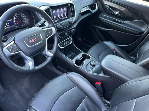 Used 2024 GMC Terrain SLT image 11