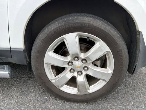 Used 2017 Chevrolet Traverse LT w/ Style and Technology Package FWD image 7