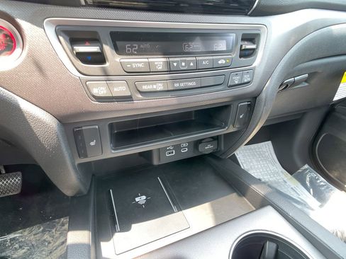 New 2025 Honda Ridgeline RTL image 19