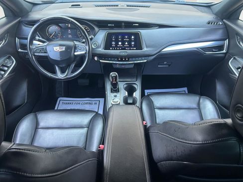 Used 2022 Cadillac XT4 Premium Luxury w/ Safety Alert Package FWD image 10