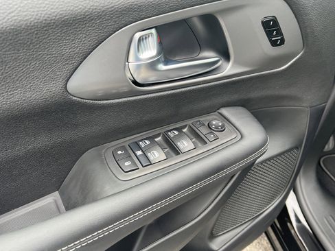 New 2026 Chrysler Pacifica Select FWD image 13