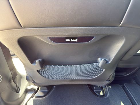 New 2027 Chrysler Pacifica Select AWD/4WD image 32