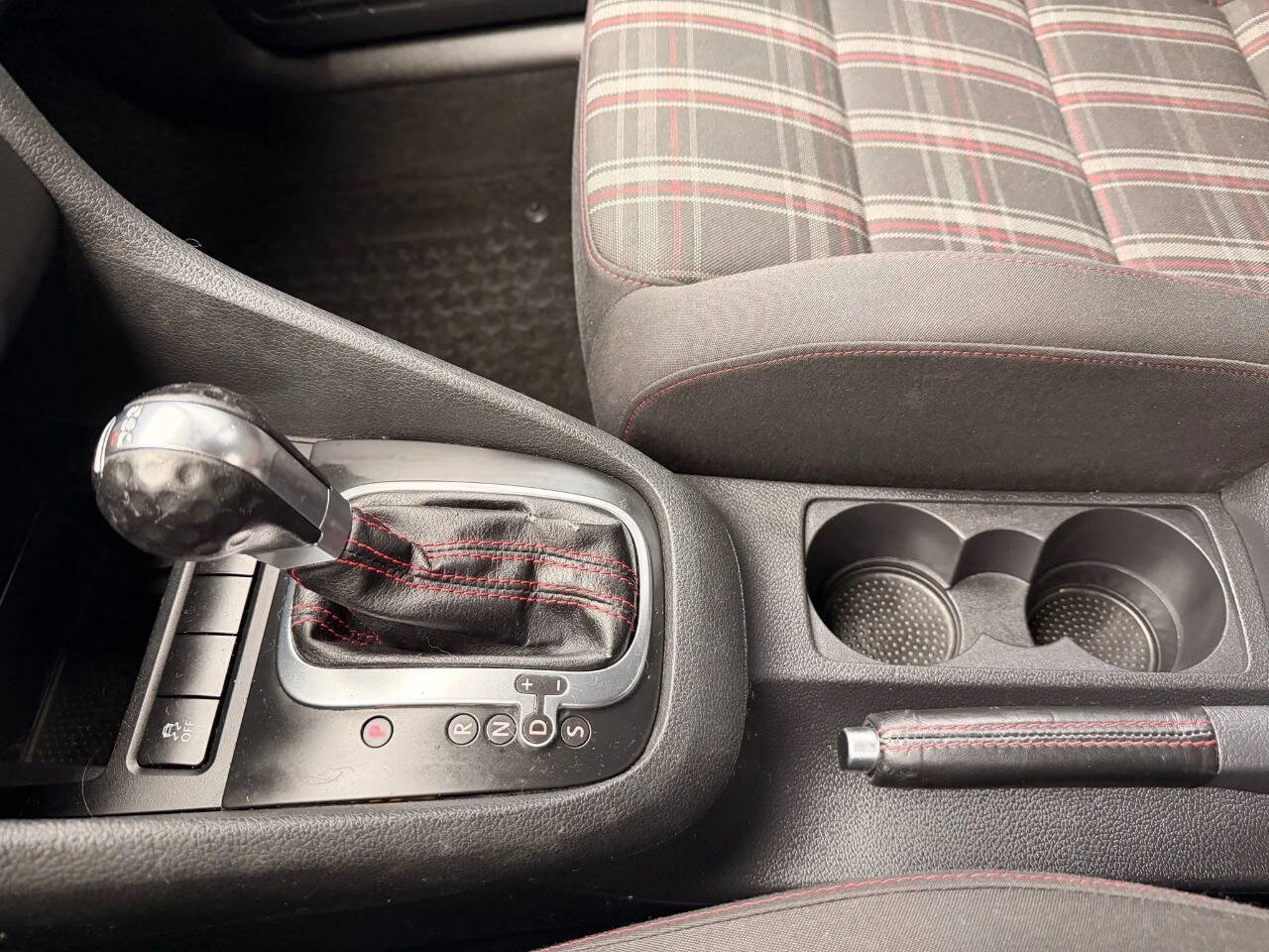Used 2013 Volkswagen GTI 4-Door FWD image 16