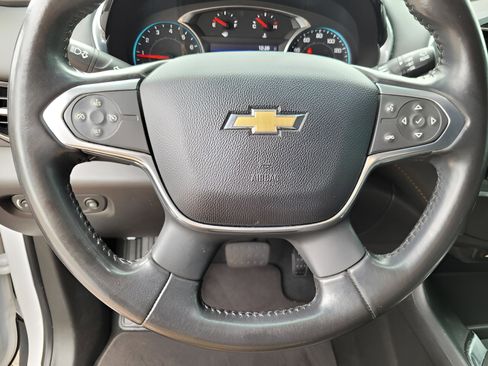 Used 2021 Chevrolet Traverse LT image 12