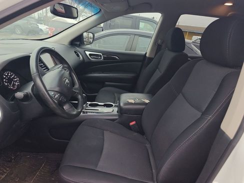 Used 2019 Nissan Pathfinder SV image 6