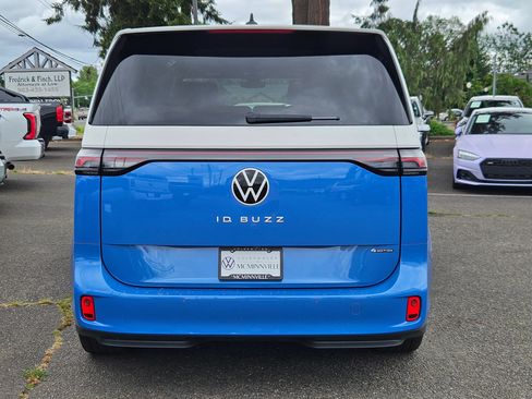 Used 2025 Volkswagen ID. Buzz Pro S Plus w/ Cupholders Package AWD/4WD image 4