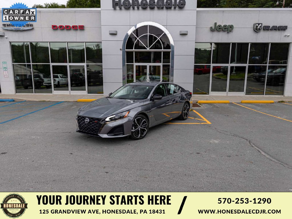 Used 2024 Nissan Altima 2.5 SR FWD image 1