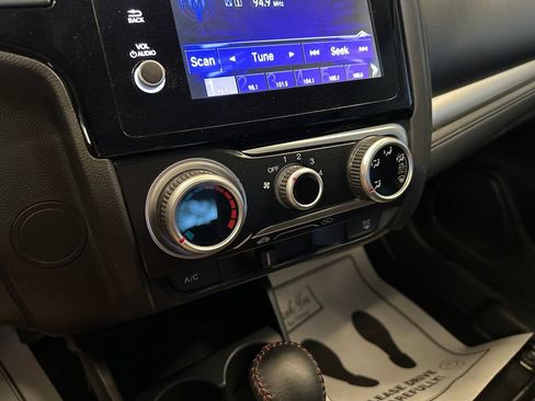 Used 2018 Honda Fit Sport image 13