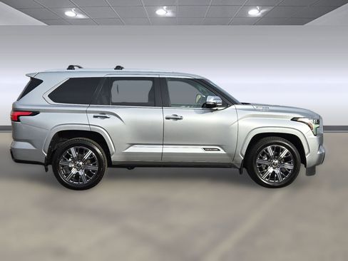 Used 2024 Toyota Sequoia Capstone image 7