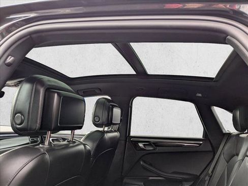 Used 2022 Porsche Macan image 20