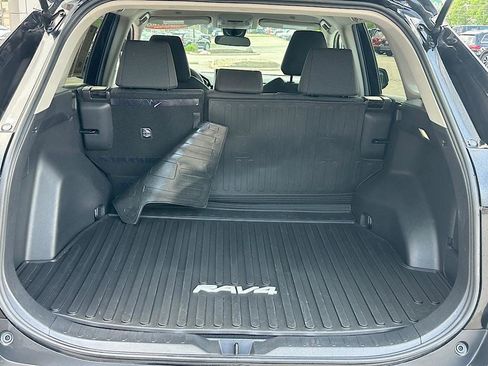 Certified 2023 Toyota RAV4 LE AWD/4WD image 6