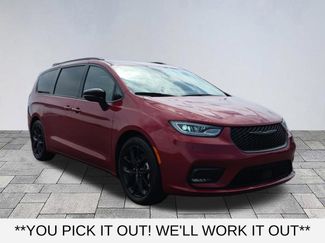 Used 2025 Chrysler Pacifica Limited FWD 360° Tour