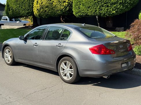 Used 2013 INFINITI G37 x w/ Premium Pkg image 3
