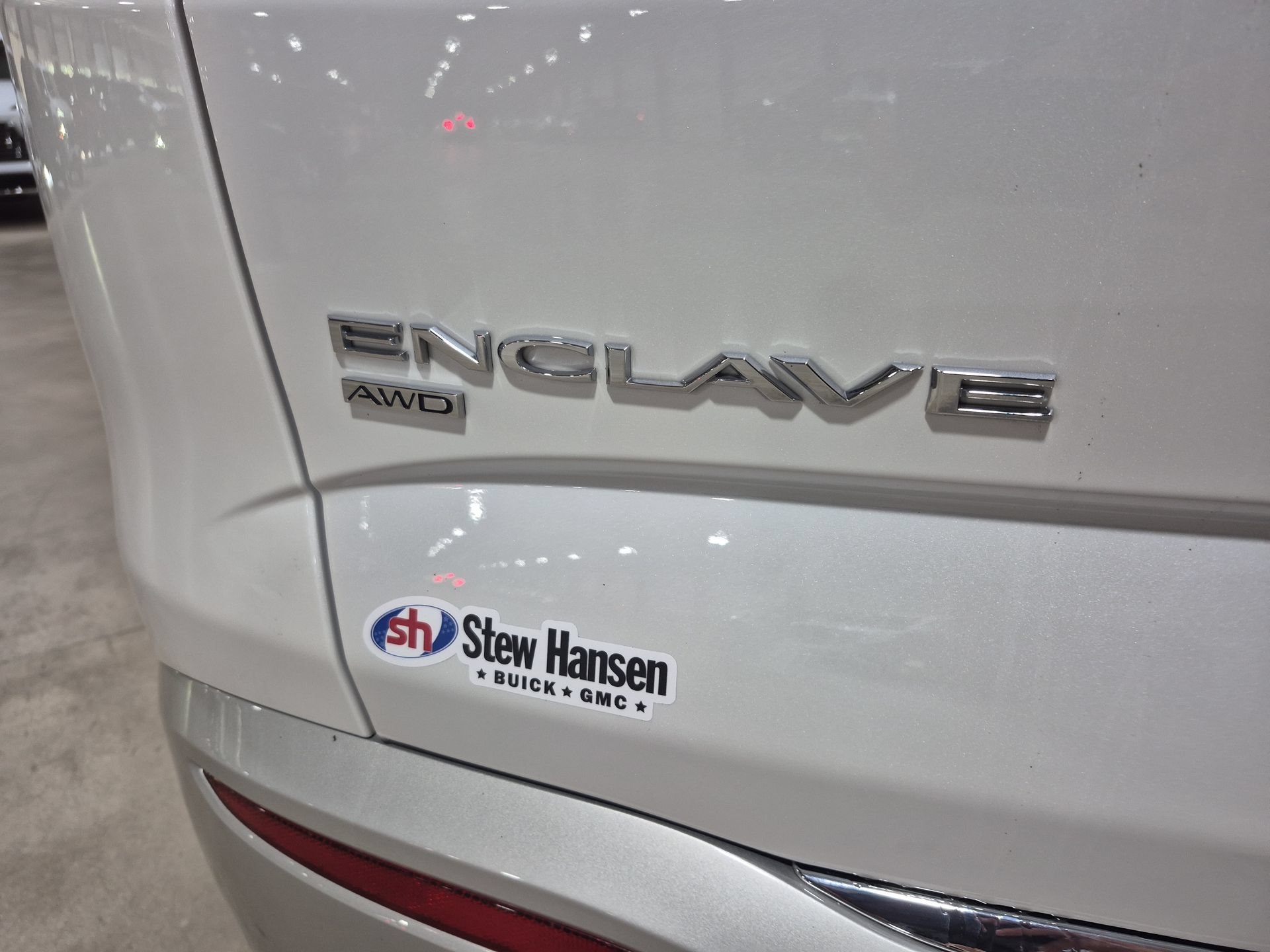 Used 2024 Buick Enclave Essence w/ Experience Buick Package AWD/4WD image 32