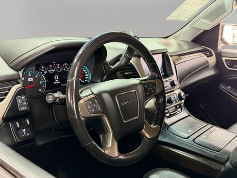 Used 2018 GMC Yukon XL Denali RWD image 15