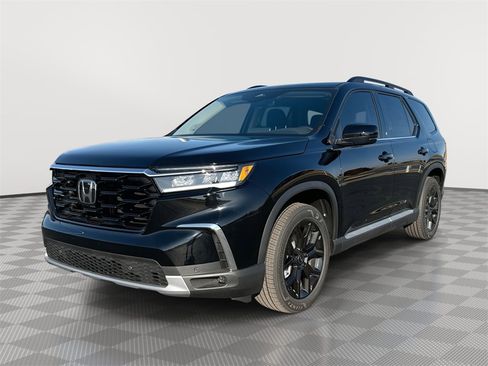 New 2025 Honda Pilot Touring image 1