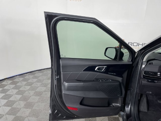Used 2025 Kia Carnival SX Prestige FWD image 34