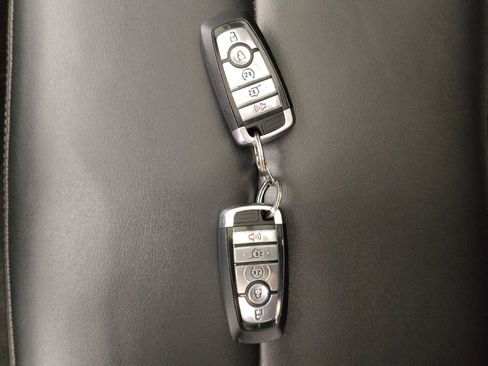 Used 2022 Ford Explorer XLT w/ Equipment Group 202A image 32