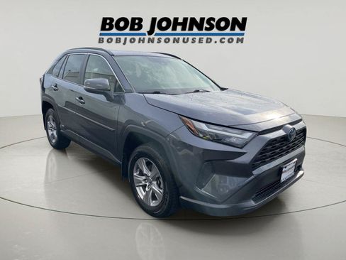 Used 2022 Toyota RAV4 XLE w/ Convenience Package AWD/4WD image 1