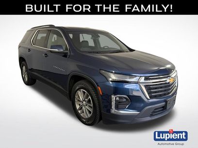 Used 2023 Chevrolet Traverse LT