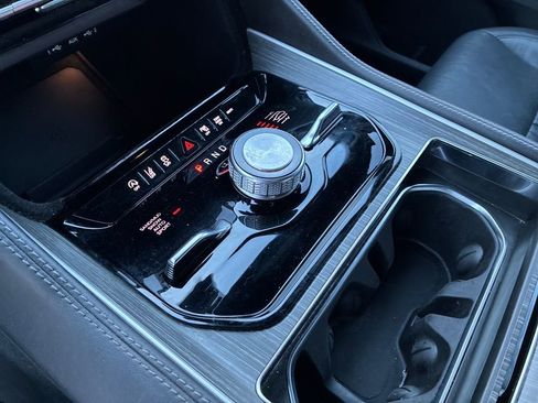 Used 2024 Jeep Wagoneer Series III image 24