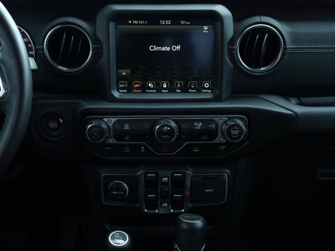 Used 2023 Jeep Gladiator Overland w/ Popular Equipment Package image 20