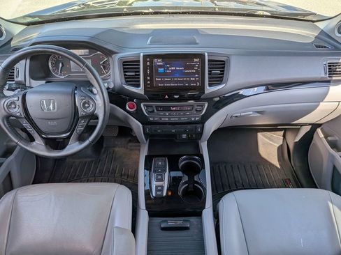 Used 2018 Honda Pilot Touring image 25