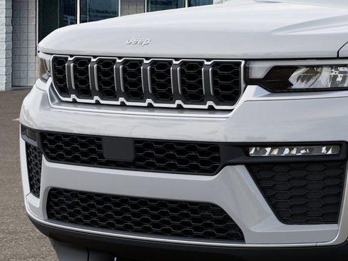 New 2026 Jeep Grand Cherokee Limited w/ Trailer Tow Package AWD/4WD image 11