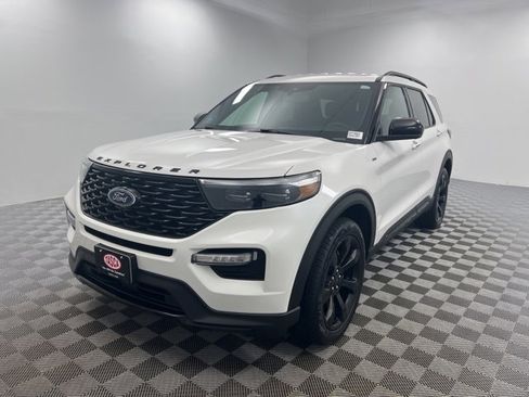 Used 2022 Ford Explorer ST-Line image 2