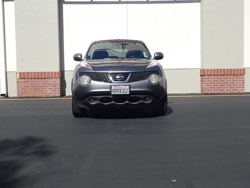 Used 2011 Nissan Juke SV FWD image 8